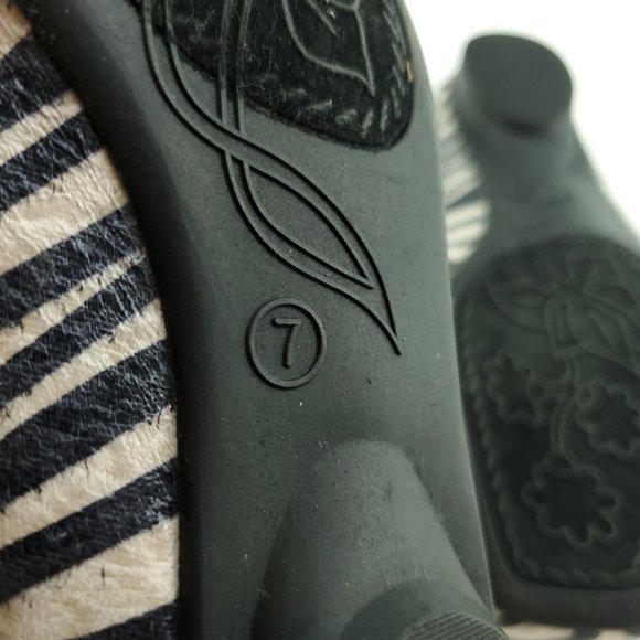 Cato's Womens Black White Zebra Print Square Toe Slip On Ballet Flats Size 7W - Picture 11 of 15